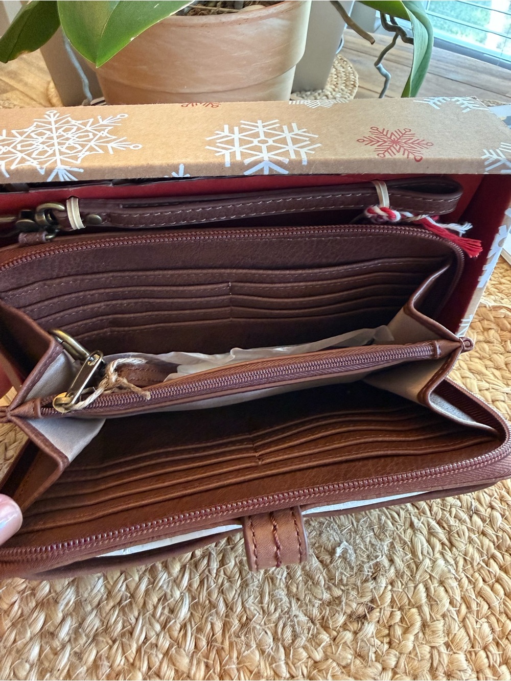 The Sak Brown smart phone Crossbody Wallet with Detachable Strap. - Picture 2 of 7